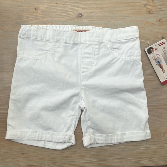 Levi’s (Youth) White Midi Shorts - Picture 2 of 7